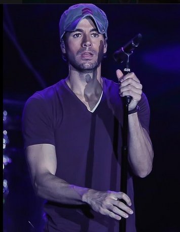 Enrique Iglesias in Amman: Record Turnout For the Spanish Star's First Concert in Jordan