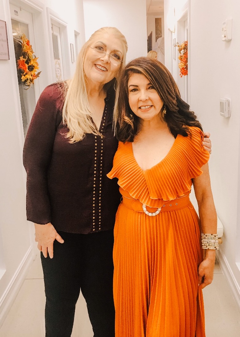 Friendsgiving day: An evening of fashion, hair, photo shoot and friends