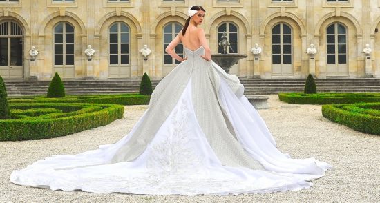Paris Haute Couture Fashion Week: LA MÉTAMORPHOSE Couture Collection Fall Winter 2021-2022