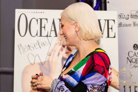 La revista Ocean Drive celebró la edición de octubre con la fashion influencer y cantante, Caroline Vreeland
