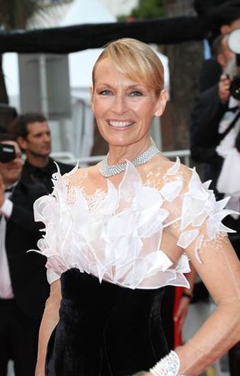  Cannes 2019 | French model Estelle Lefébure wearing Yanina Couture for opening ceremony